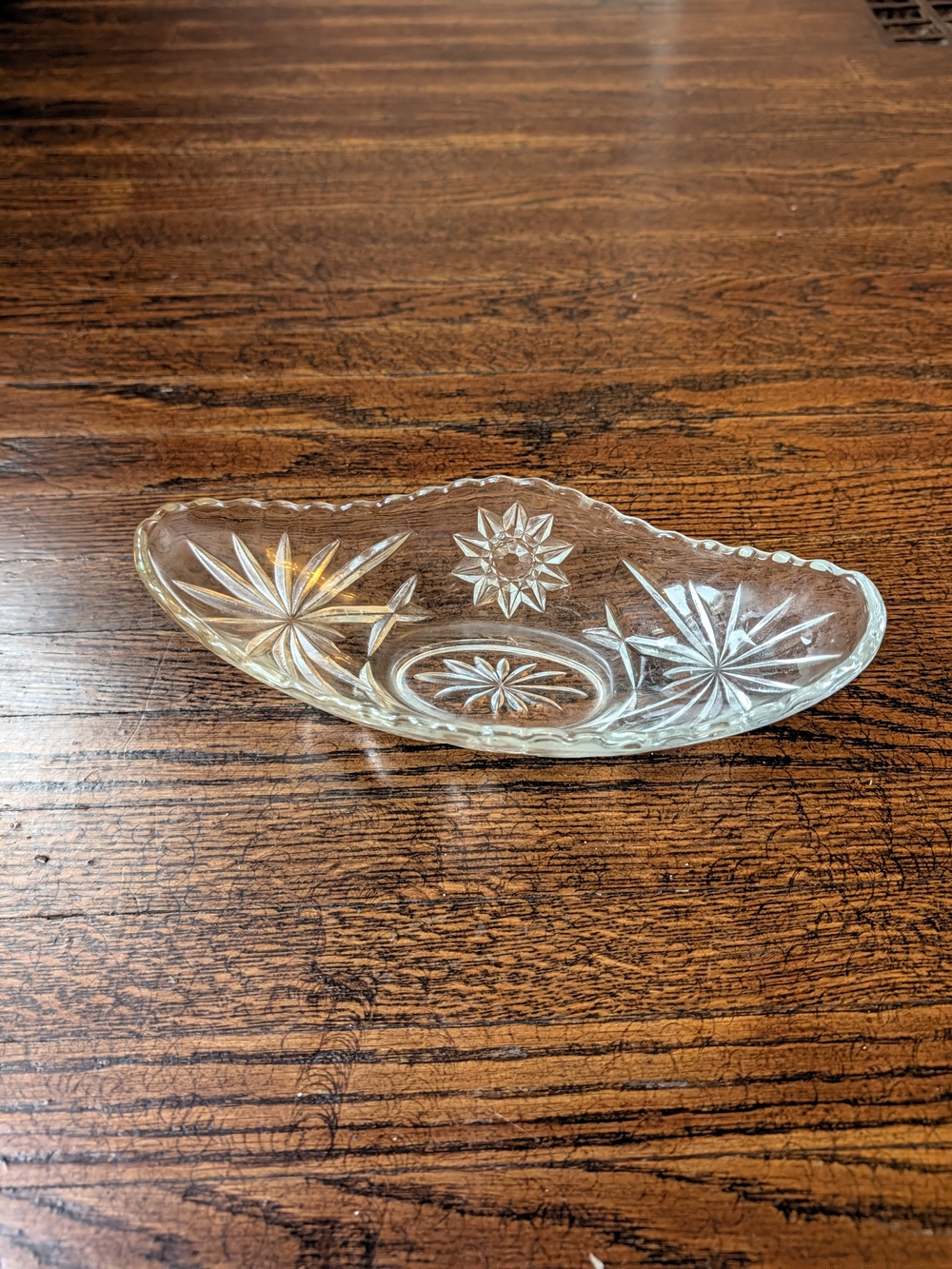 Vintage Anchor Hocking Early American Prescut Gondola Relish Dish